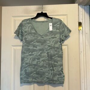 Gap Shirt Size Medium Green Camouflage